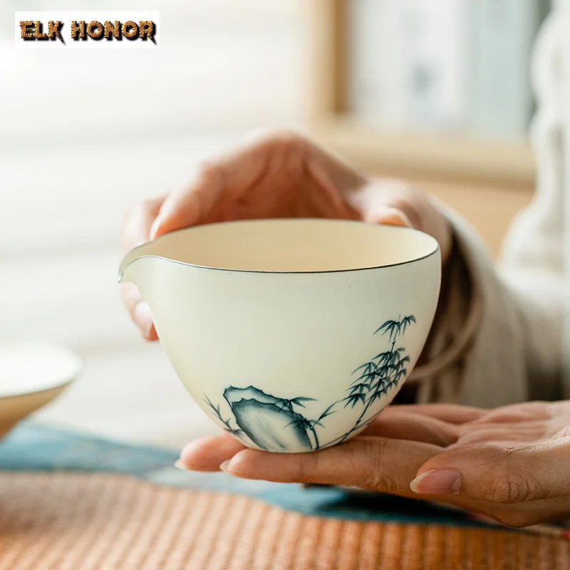 200ml Pure Hand-painted The Taihu Lake Dianthus Tea Pitcher Retro Beige Glaze Fair Cup Cha Hai Justice Cup Teaware Accessories