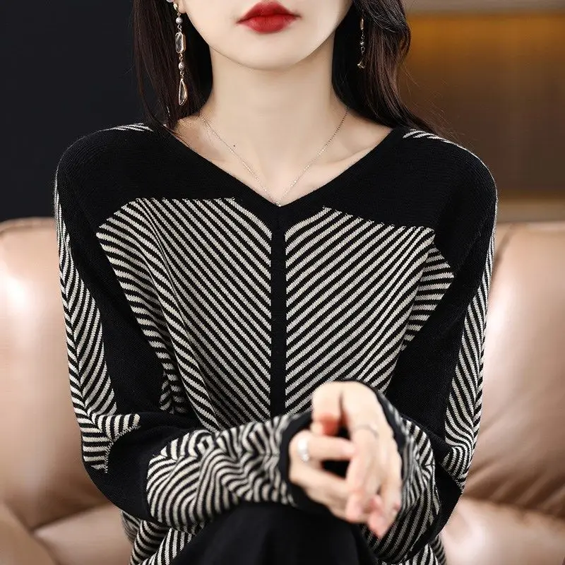 Striped Sweater Ladies V-neck Top Tee Autumn Winter New Patchwork Batwing Sleeve Loose Knitting Pullovers Women Clothes Top Tee