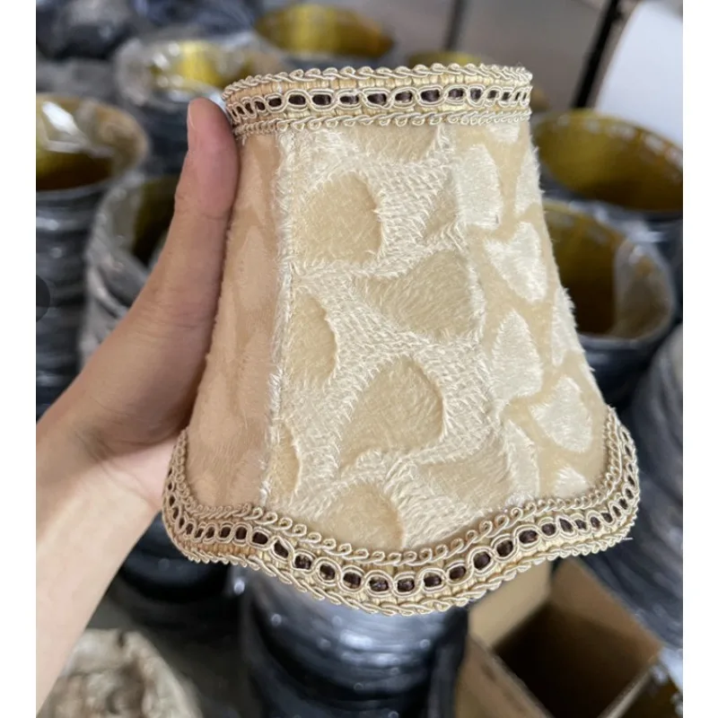 

2 шт., зубчатый абажур с белым колокольчиком, 3,15 дюйма, верхняя часть x 5,12 дюйма, низ x 4,72 дюйма, вертикальная высота, замена императорского абажура, зажим для лампы