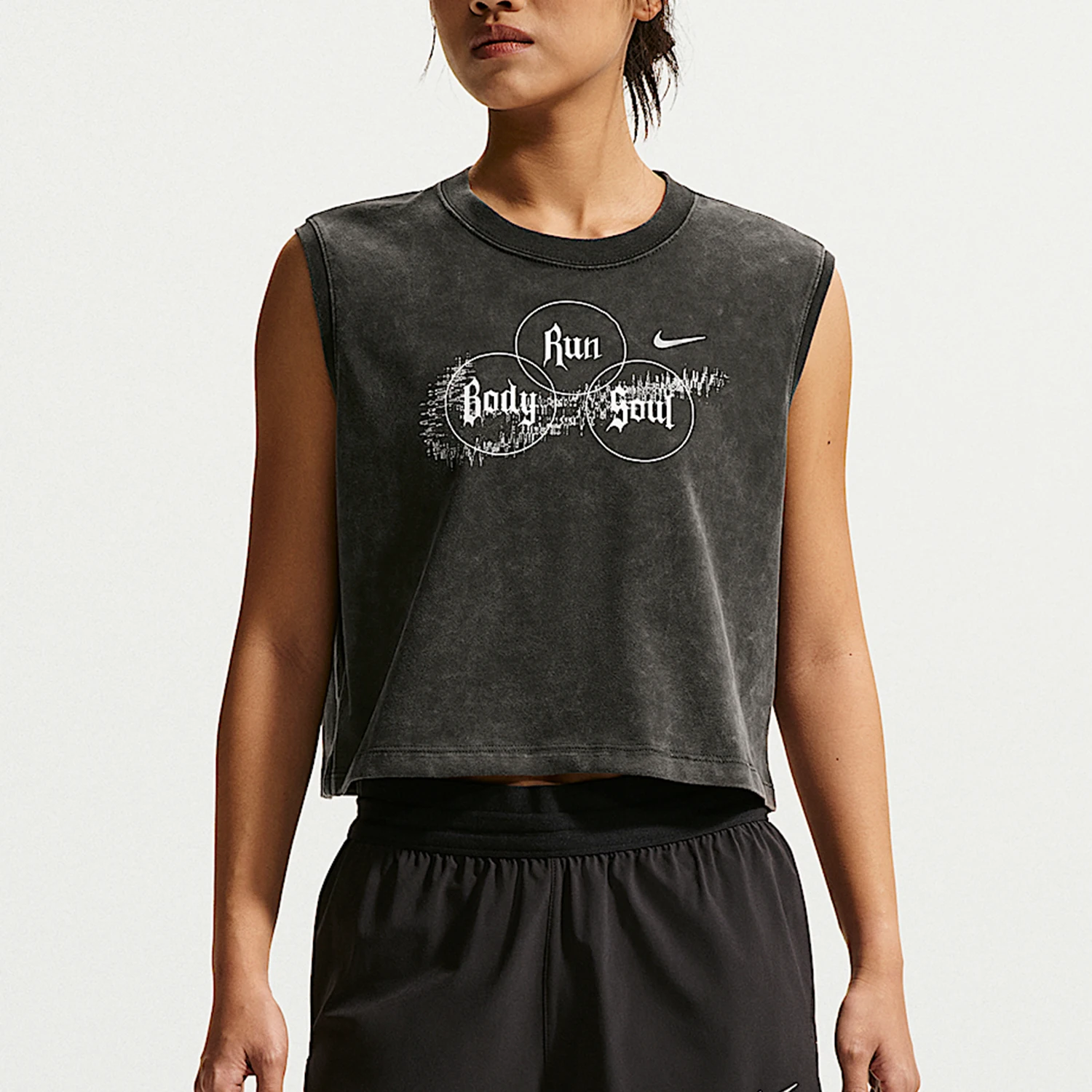 nike-t-shirt-retro-sans-manches-pour-femme-swift-dri-fit-authentique-ir7593-045