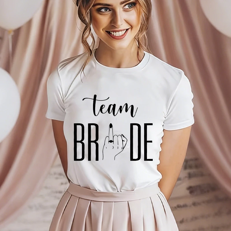 

Team Bride T-Shirt Women Finger Wedding Ring Graphic T Shirts Short Sleeve Female Crewneck Bachelorette Party Streetwear Tshirts