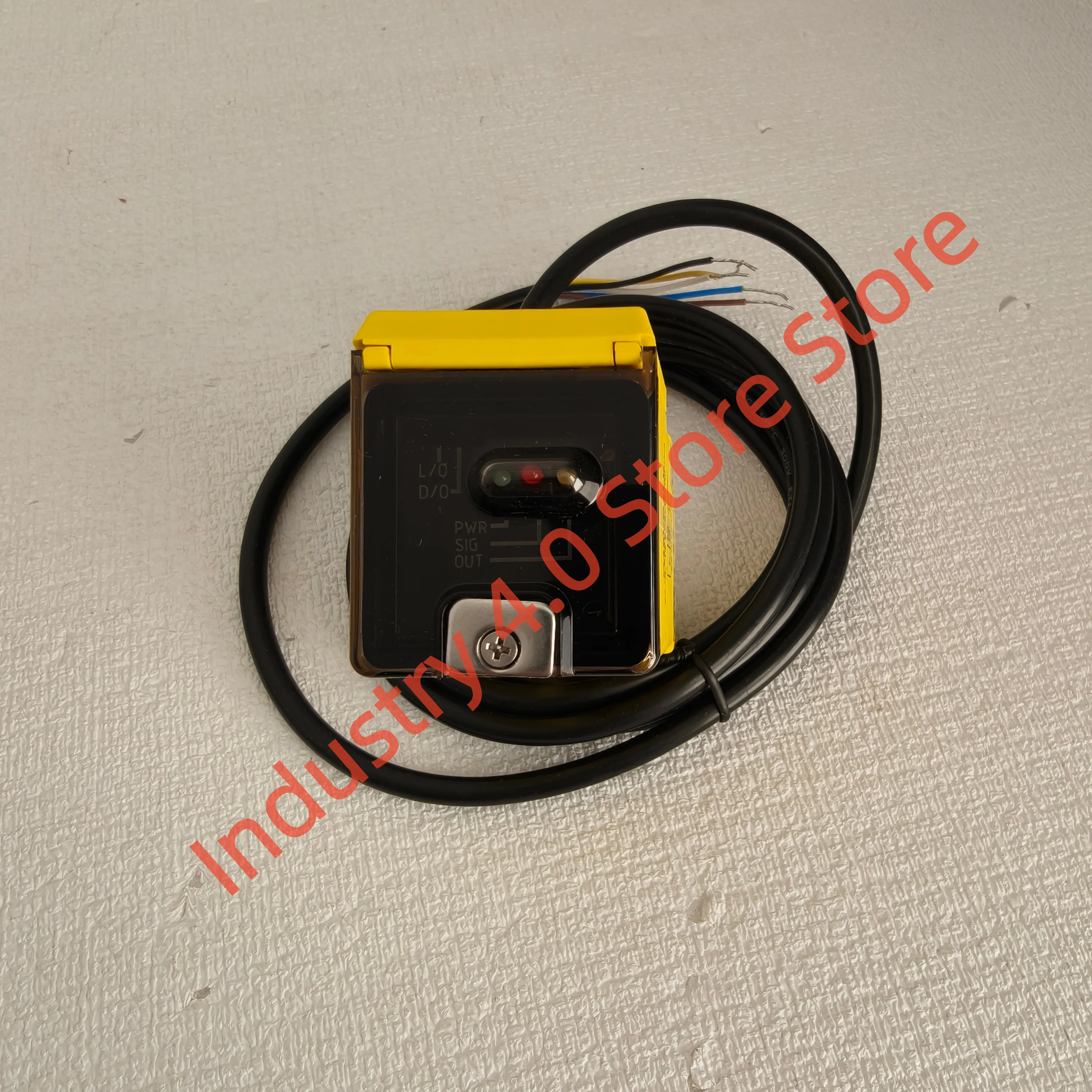 

Photoelectric sensor Q45VR3LV Brand New
