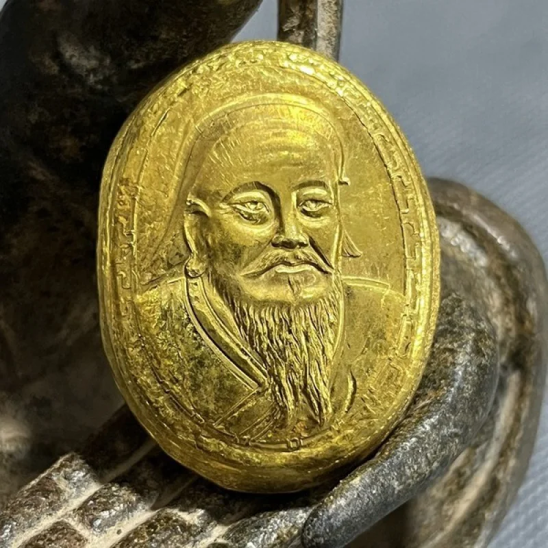 

Antique Gold Ingot Copper-Plated Gold Genghis Khan Head Portrait Gold Ingot Vintage Crafts Gold Cake