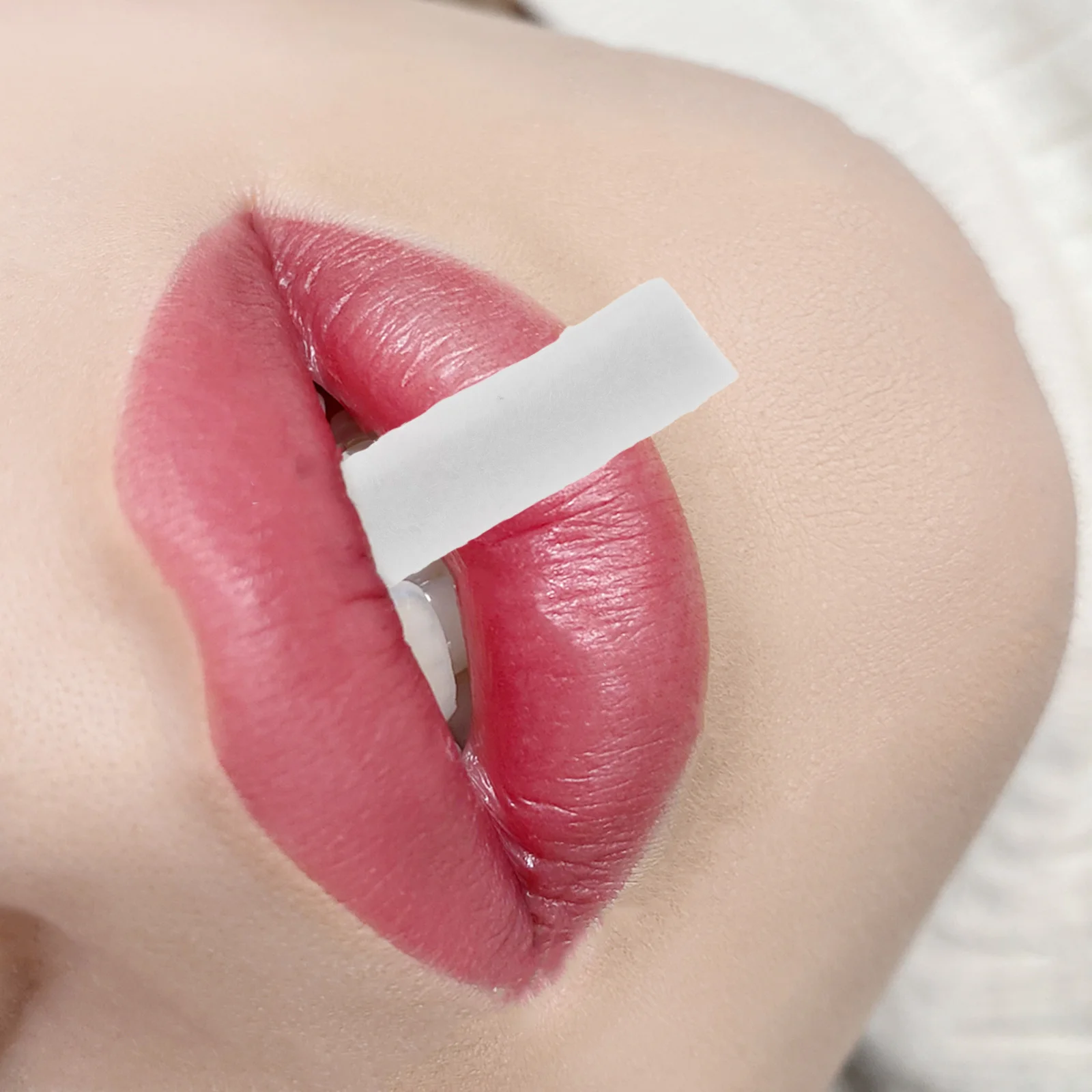 

200pcs Lip Tattoo Cotton Rolls High Absorbent Disposable Dental Cotton Roll For Oral Care Moisture Absorption Nose Bleed Plug