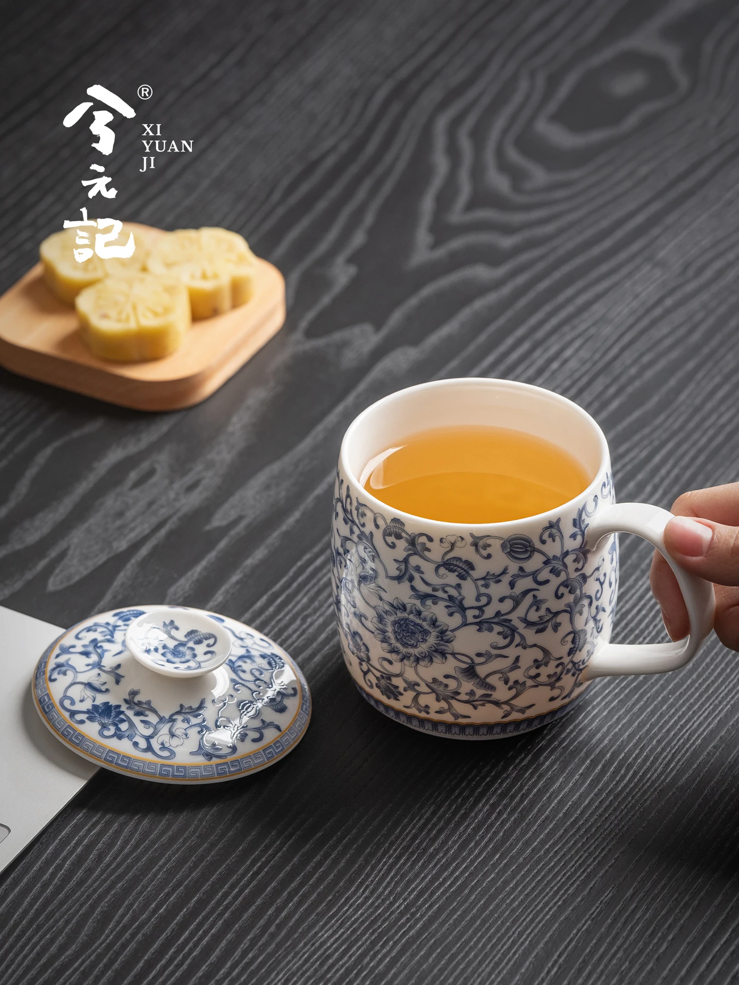 Blue and White Mutton Fat Jade Ceramic Water Cup Tea with Lid Good-looking Office Drinking