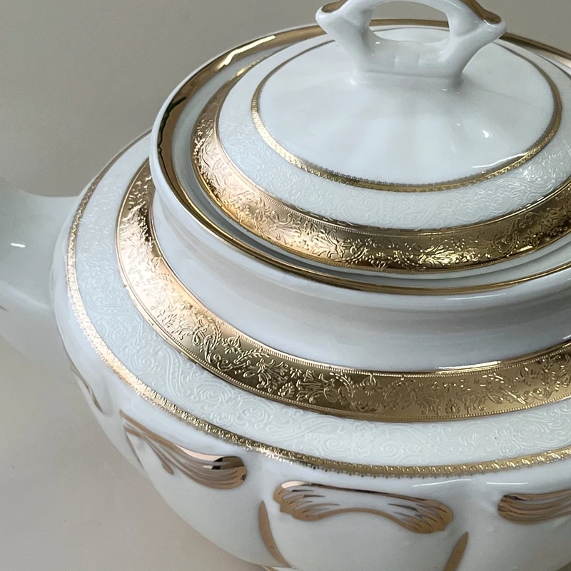 Heavy Industry Hand drawn Foreign Trade Teapot Relief Gold Plated Ceramic Luxury British Afternoon Tea Vintage Teapot 800ml 3