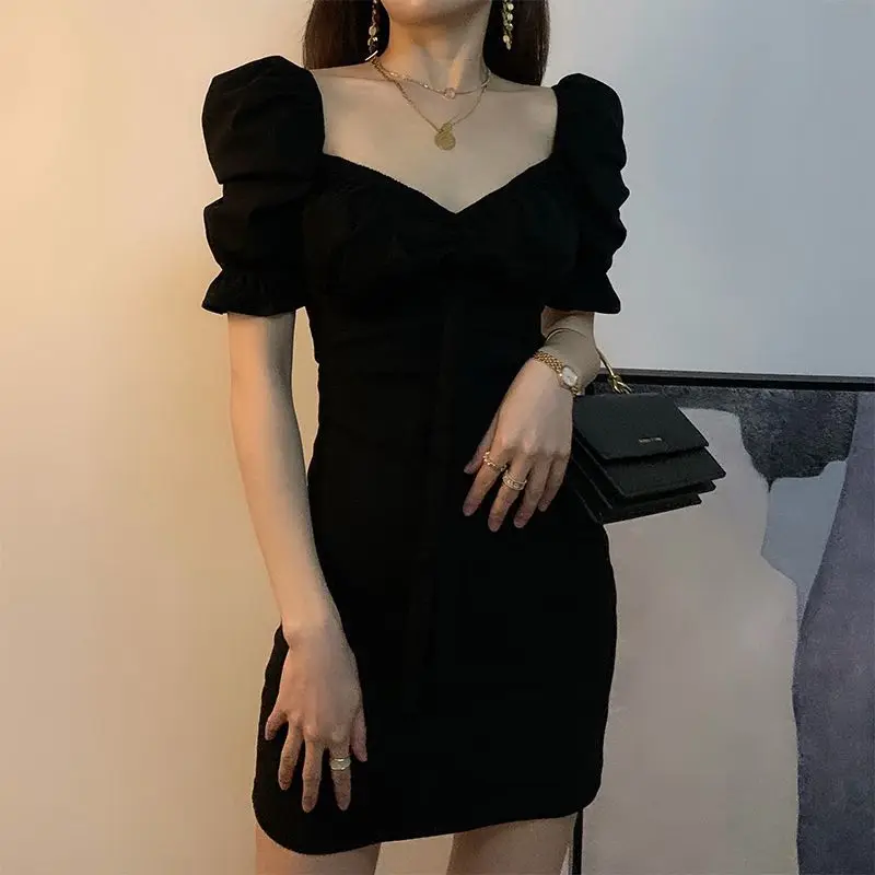 Moda colletto quadrato pizzo con fiocco pieghe manica a sbuffo abito da festa abbigliamento femminile 2025 estate nuovo mini abito chic tinta unita sottile