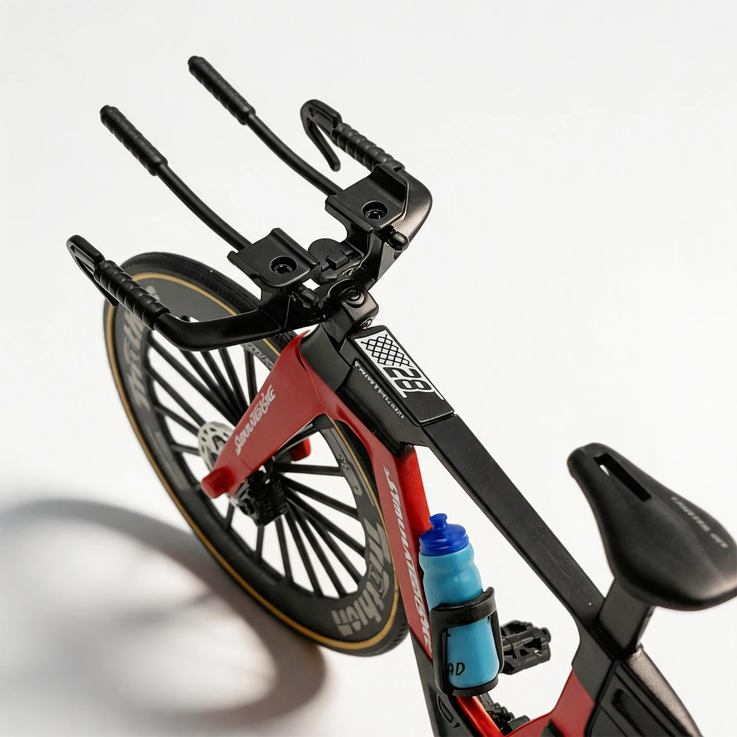 Simulation Triathlon TT Racing Bike Alloy Model 1:8 Scale, Mini Diecast Bicycle Toy, Creative Birthday Gift for Cycling Enthusia