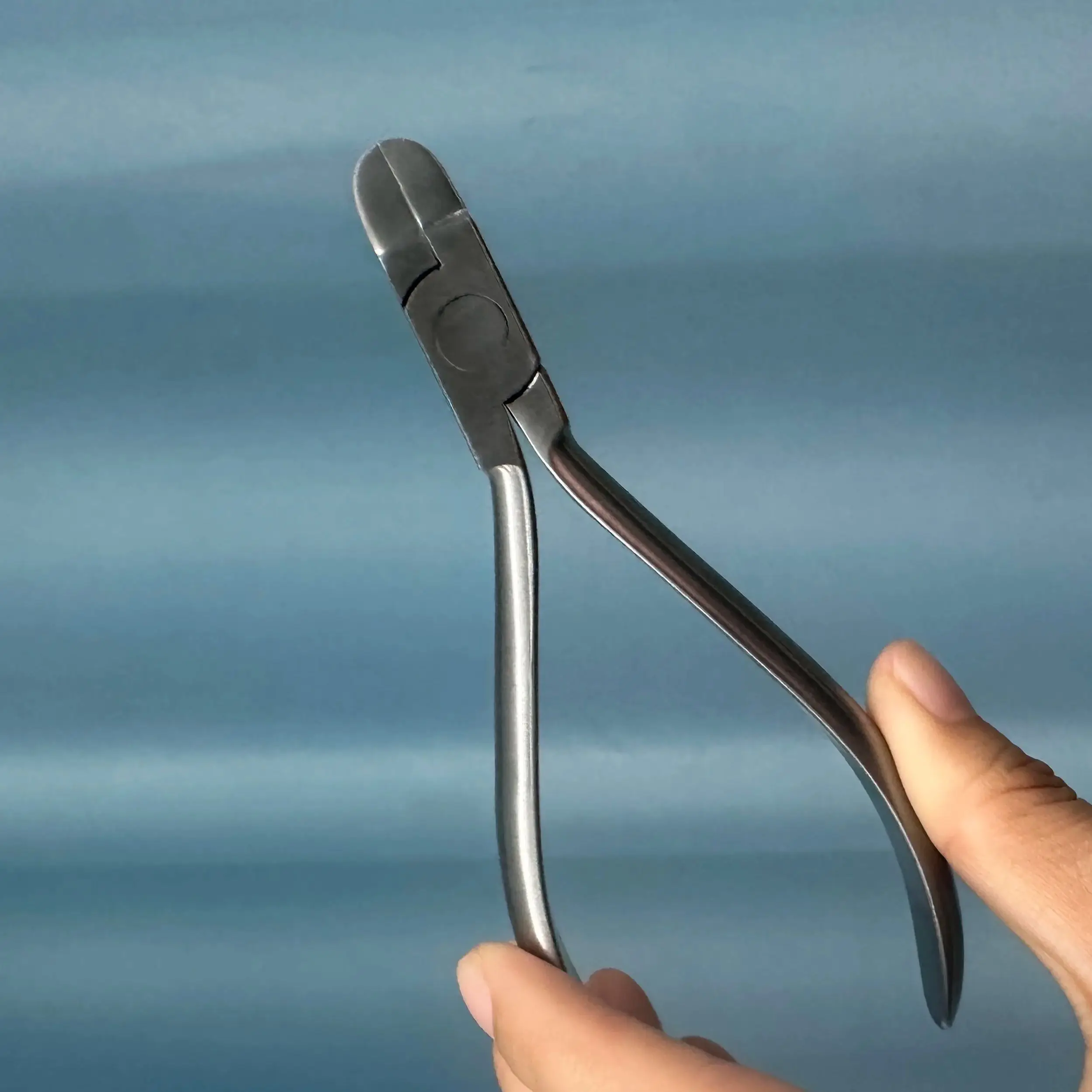 

Стоматологические плоскогубцы хорошего качества — ортодонтический концевой резак, плоскогубцы для гибки крутящего момента и плоскогубцы для гибки проволоки, плоскогубцы для снятия переднего кронштейна f