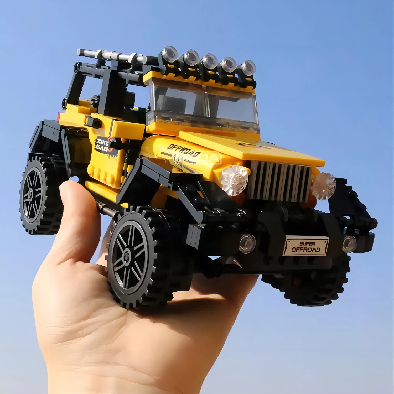 ﻿ 610pcs Jeep Building Blocks Kids Birthday Gift Shock Absorber Off-road Car Brick Model Wrangler Truck Self Assembly Block Toys