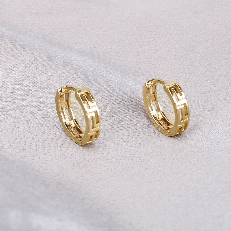 Hgflyxu Small Huggie Hoop Earrings for Women Gold and Silver Color Circle Clip Cut Ear rings