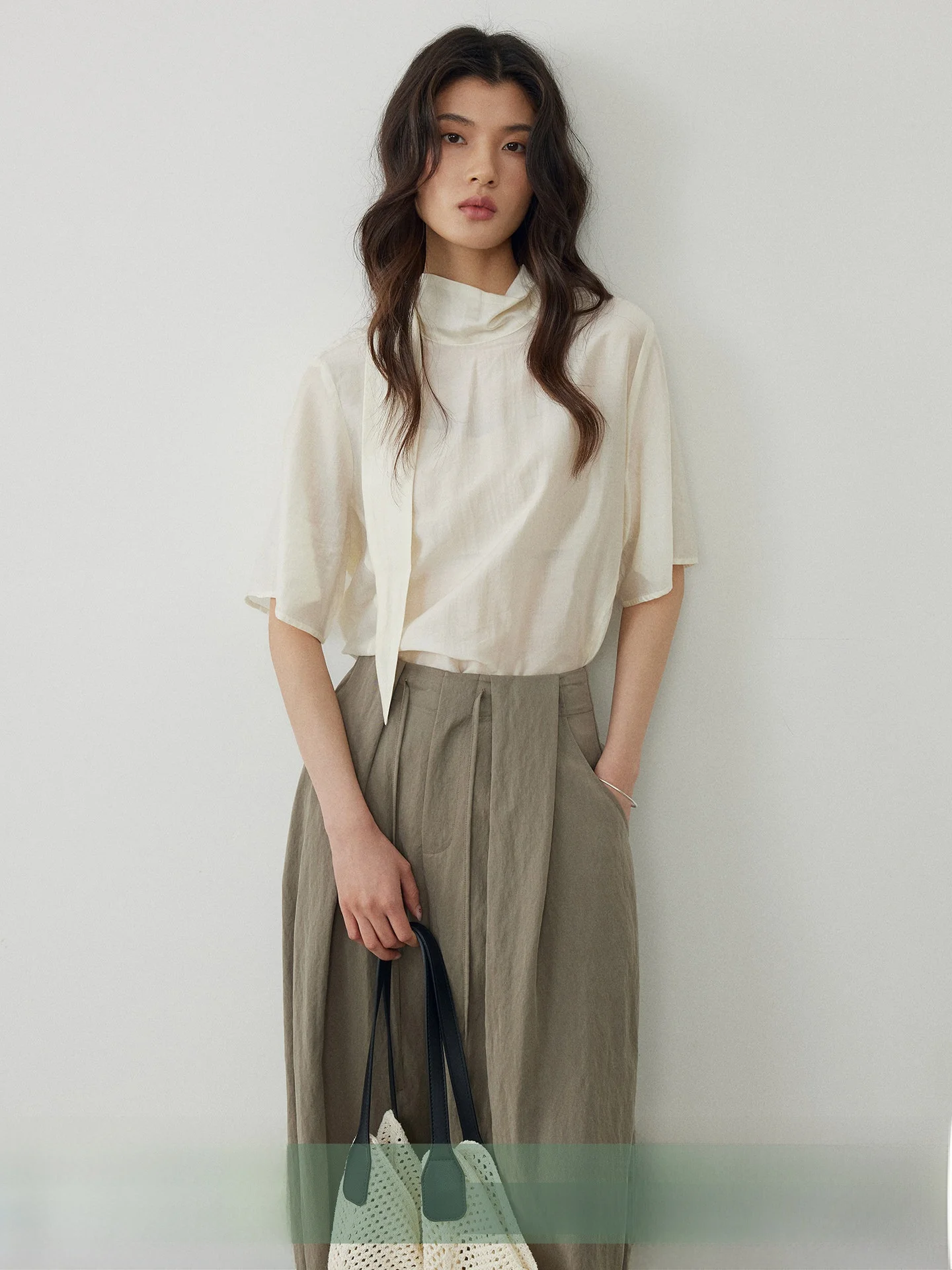 

KEARA Pearlescent Lyocell Half High Collar Loose Fit Short Sleeve Women's Summer Sunscreen Shirt Comfortable Loose Style