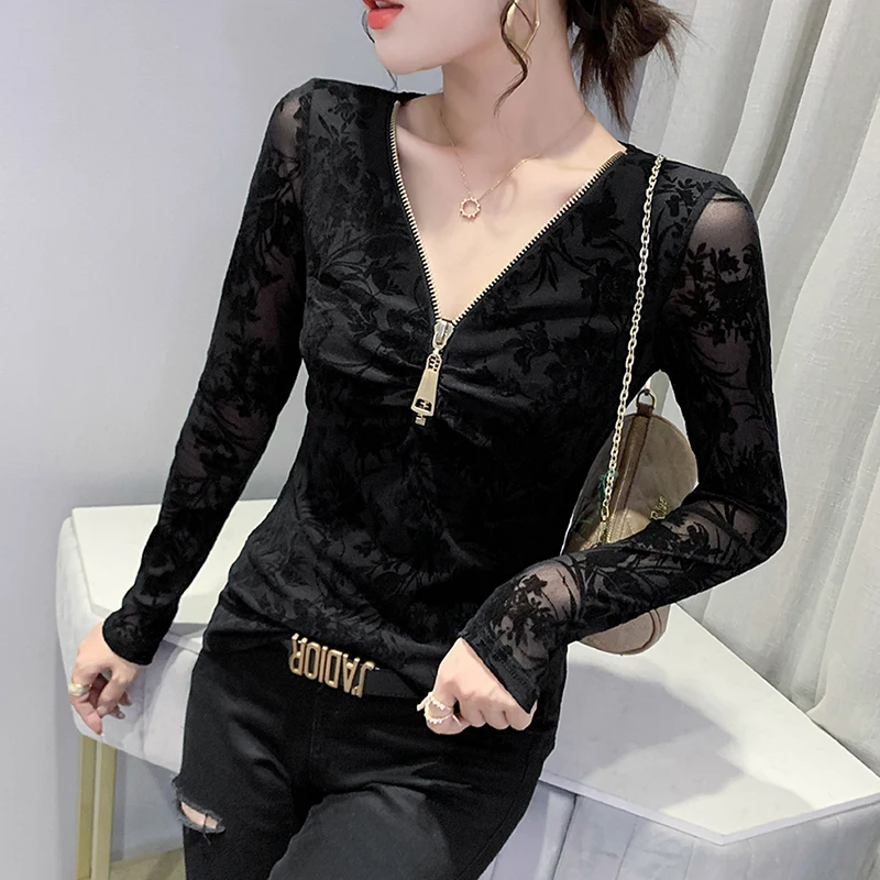 

Женская сексуальная футболка с длинным рукавом на молнии, с V-образным вырезом, модный топ в европейском стиле, новинка весны-осени, базовая футболка в корейском стиле...