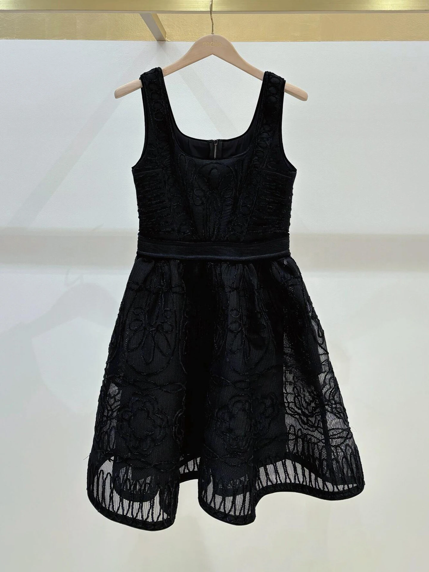 

Elegant Embroidered Mesh Strap Dress Women's High Waist Commute Style Spring Autumn Season A-Line Skirt without Sleeve