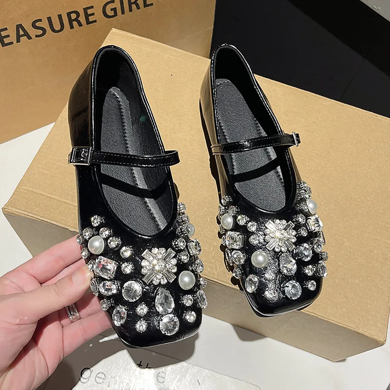 حجم 40 المرأة الصيف موضة اللؤلؤ الماس ماري جين أحذية النساء ساحة تو الفاخرة حذاء مسطح مشرقة تصميم المرأة المتسكعون