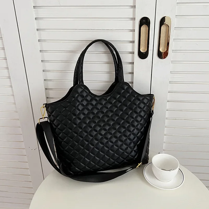 

2025 New Tote Bag Women's Large Capacity All-in-one Black Single Shoulder Hand Crossbody Bag Tide