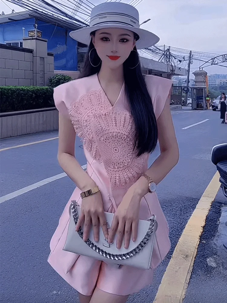 

Summer 2025 retro light luxury heavy industry sleeveless top women temperament waist cinching slimming shorts two-piece set