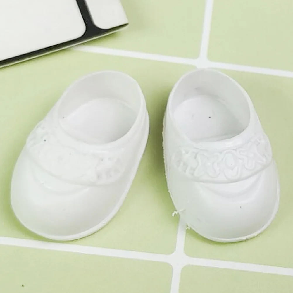 Mini chaussures de bébé pour fille, ornements de scène, petites décorations simulées, maison de jouets, simulation ouverte, poupées en plastique, jouets mignons, 10 paires