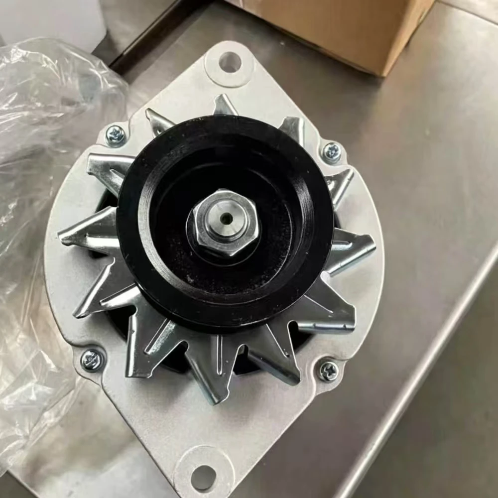 Yuchai 6M280 6M320 Engine Alternator Assembly M32X2-3701100