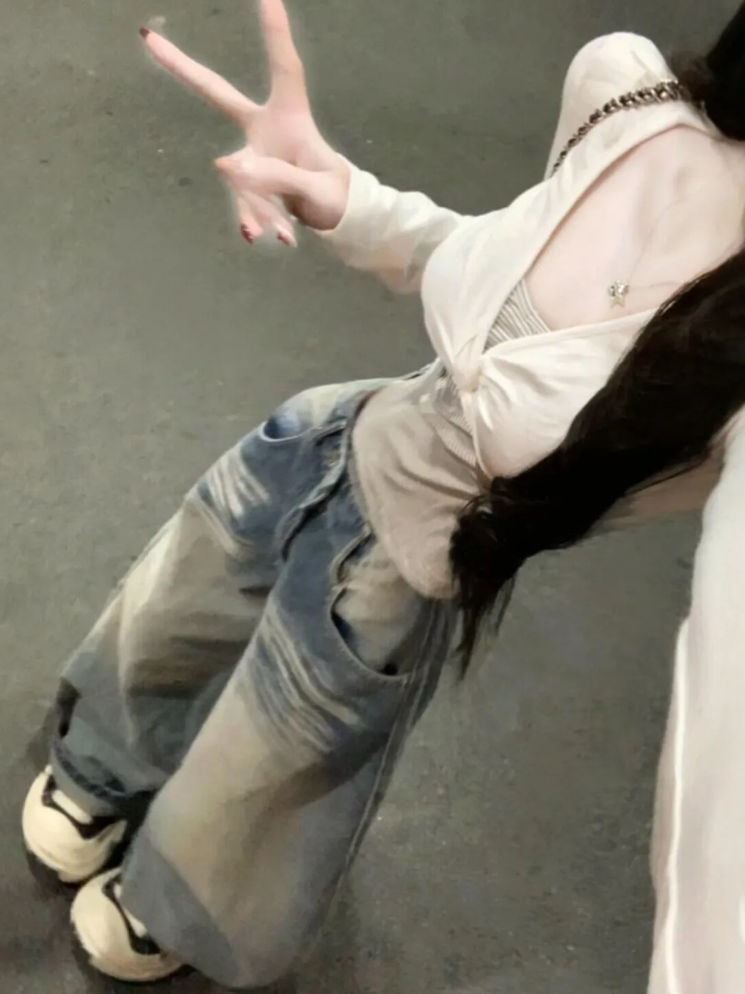 

Ретро-футболка с V-образным вырезом, приталенная, с длинным рукавом, женская, модная, уникальная, весна 2026, повседневная, удобная, дышащая