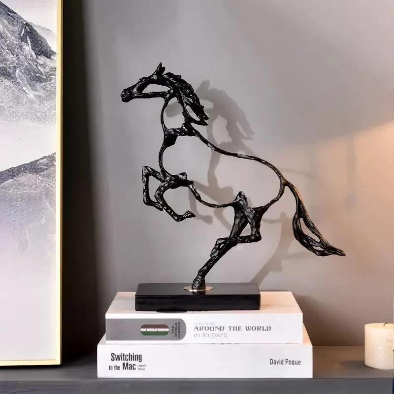 

1Pcs Hollow Black Horse Statue Cast Iron Crafts, Minimalist Main Desk Decoration, Horse Sculpture, Modern Home Decoration