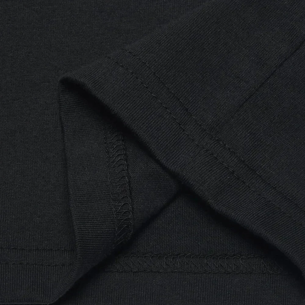 تي شيرت صيفي قطني ماركة أمريكية عصرية برقبة دائرية تي شيرت بأكمام قصيرة للرجال والنساء ملابس عصرية لعام 2025