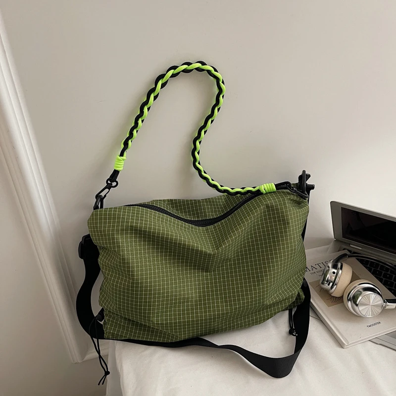 Lässige, karierte, wasserdichte Stoff-Umhängetasche, leichte Reisetasche für Damen, vielseitige Crossbody-Tasche – Detail 24