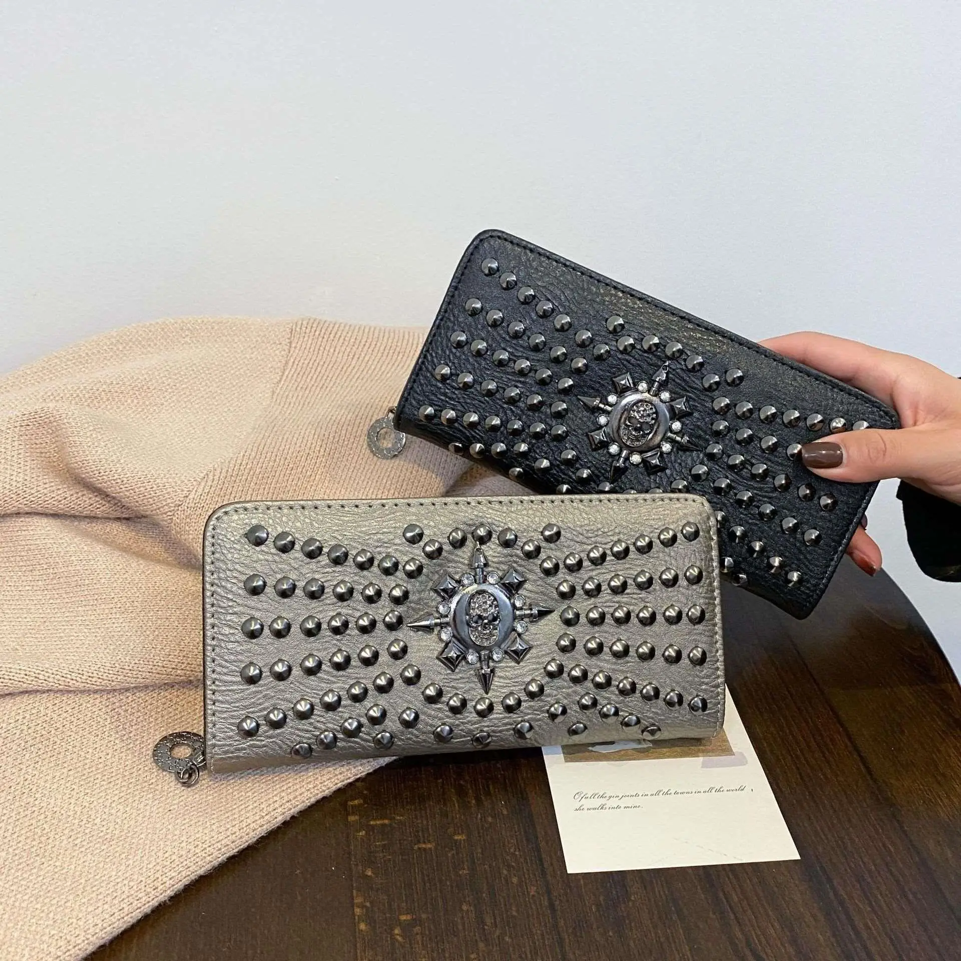 Long Punk Rivet Skeleton Ladies Wallet Large Capacity Coin Purse Multi-Card Slot Handheld Bag Fashionable Women's Clutch