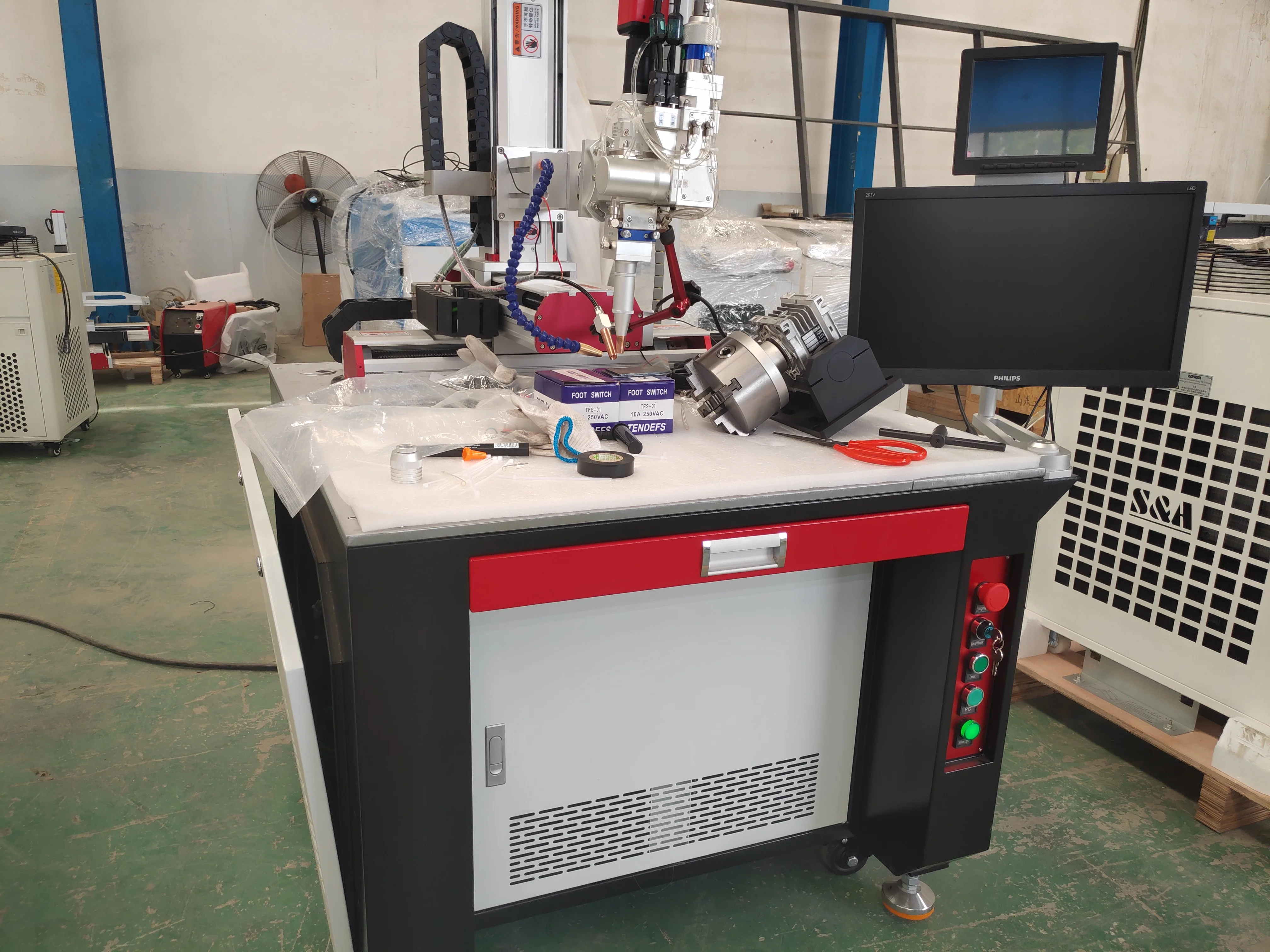 Automatic Laser Welding Machine 1500w 2000w fiber laser welding machine for Metal stainless steel price