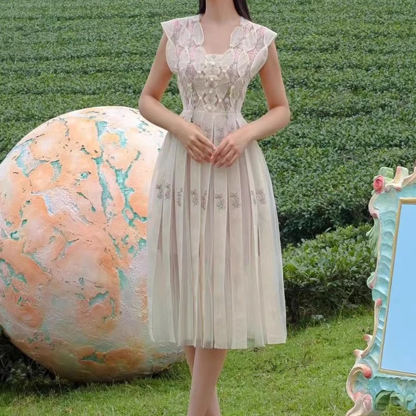 

Luxury Design Apricot Lace Dress Women Flower Embroidery Sleeveless V Neck High Waisted Vestido Women's Clothing Summer