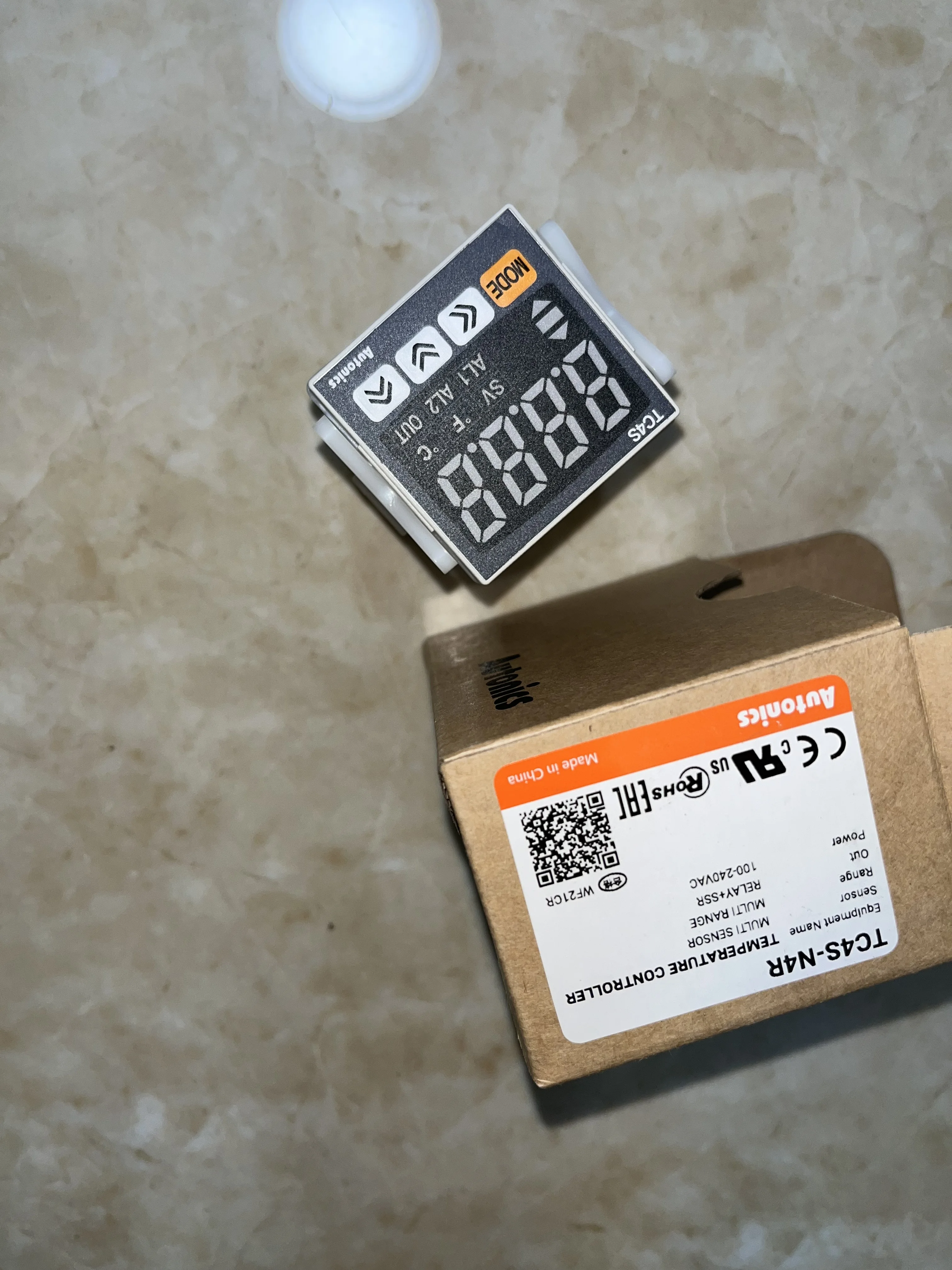 

New original authentic TC4S-N4R Autonics thermostat temperature controller