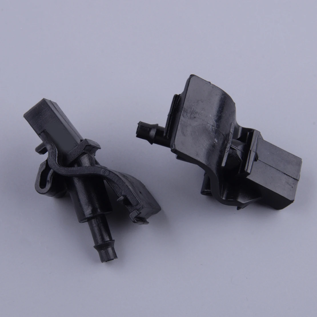 2Pcs Windshield Wiper Washer Nozzle Spray Jet Black ABS Plastic FR3Z17603AA FR3Z17603AB fit for Ford Mustang 2015 2016 2017