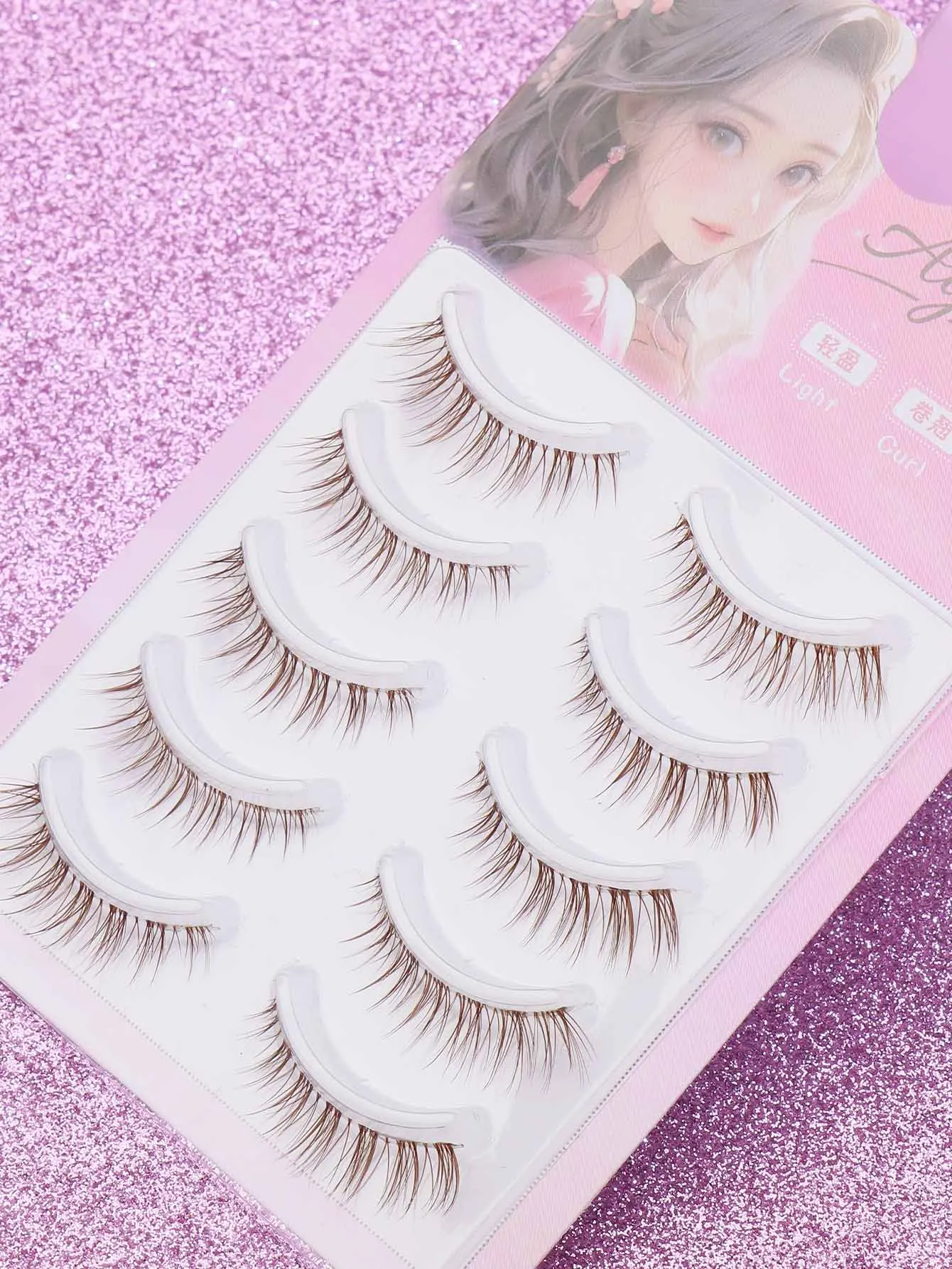 5쌍 브라운 속눈썹 인조 밍크 속눈썹 날개형 끝 눈길을 길게 만들어주는 속눈썹 자연스러운 긴 만화 속눈썹 가짜 속눈썹 메이크업