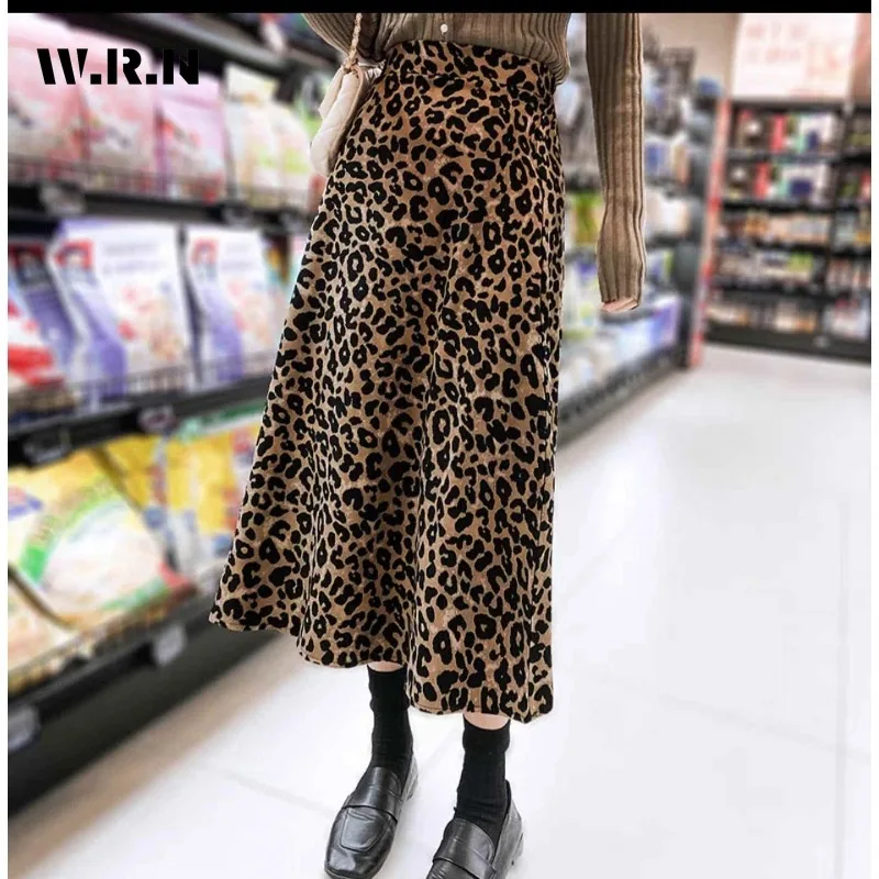 2024 Spring Vintage Elegant Leopard Print Elegant Mid Long Skirts Women's Casual Retro Style High Waist Slim Fit Sexy Skirt