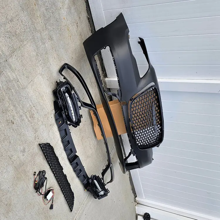 Factory Sale Front Bumper Assembly with Day Running Light Compatible for Chrysler 300c 2016-2020 Body Parts