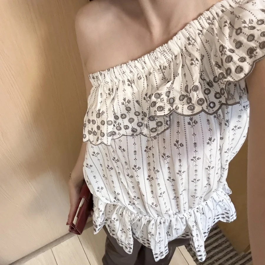 

Женский летний топ Sweet And Spicy Svel с вышивкой, асимметричным дизайном плеча и расклешенным подолом