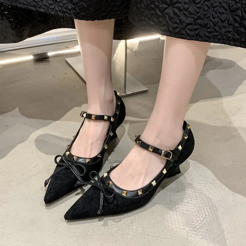 Retro Designer Red Bowknot Heel Women Shoes Fashion Pointed Toe Rivet Pumps Stripper Party Fotwear Female Wedges Mary Jane Shoes