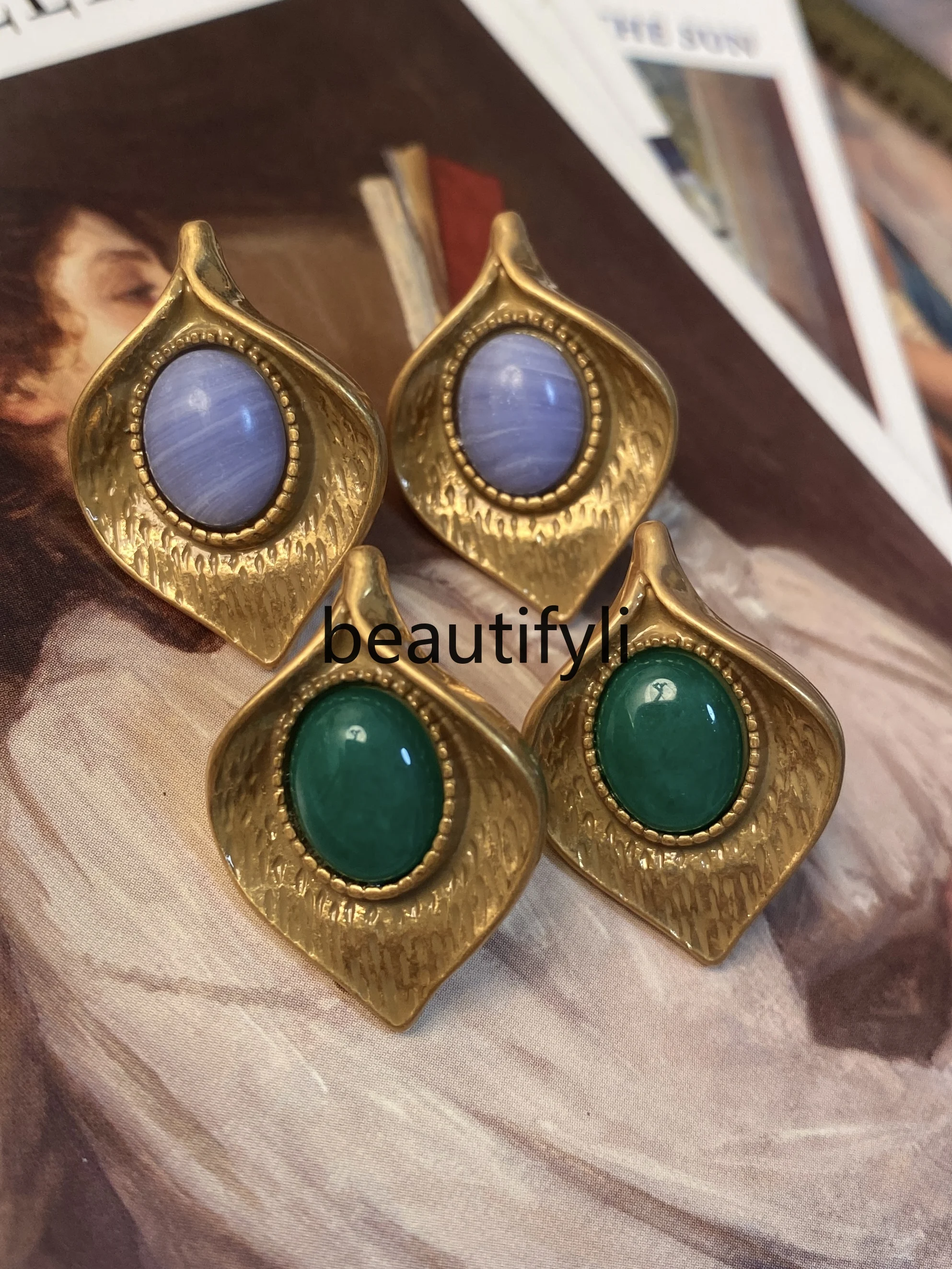 Natural stone earrings European antique style ginkgo biloba retro medieval stud earrings