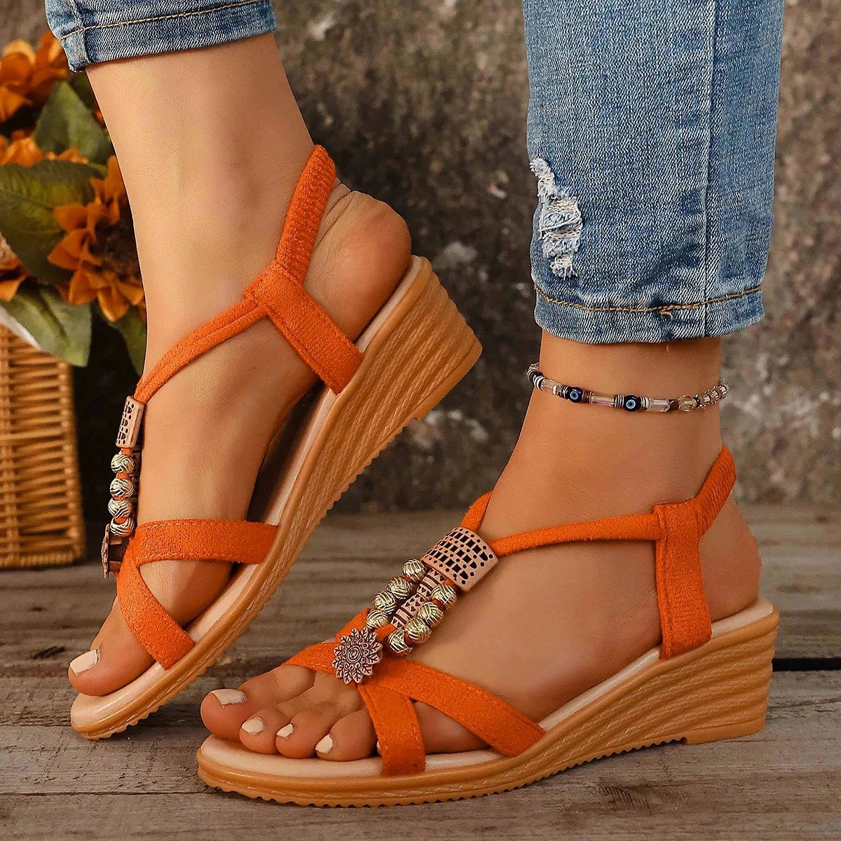 

New Round Toe Wedge Heel Metal Decorated Fashionable Women's Shoes Flat Wear-resistant Comfortable Casual Sandals