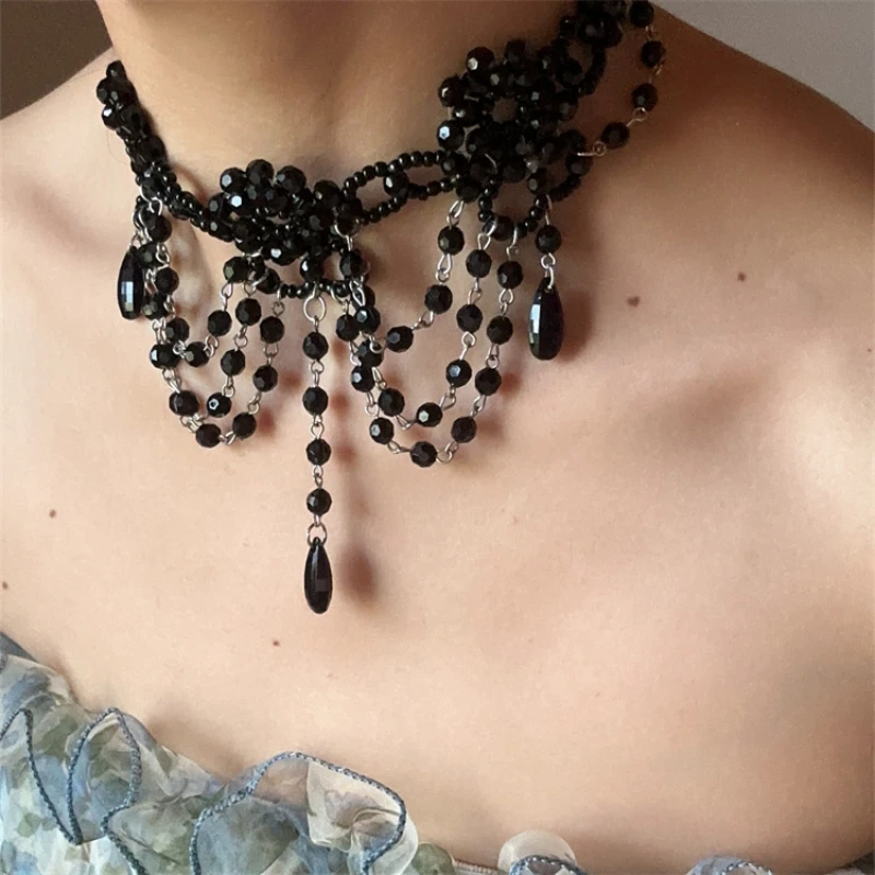 Necklace Black Handmade Beaded Women's Acrylic Material Water Drop Petals Metal Chain Irregular Modeling Clothing Matching Props