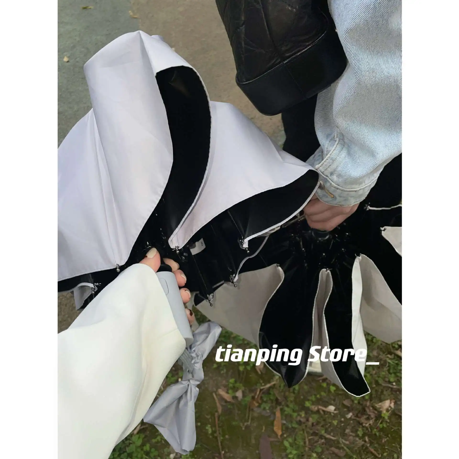 

Automatic Umbrella UV Protection Black Glue Sunscreen Women's Style Three Fold Umbrella Rain And Sunproof Rock Lemon Brand