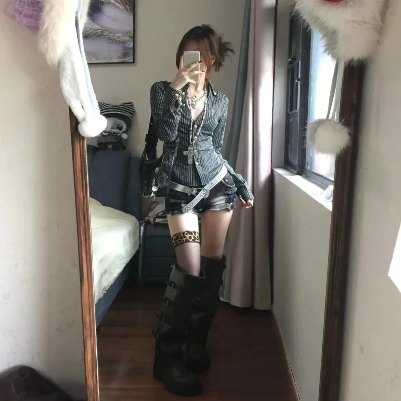 เสื้อเชิ้ตผู้หญิงแขนยาวลายทางสไตล์วินเทจอเมริกันยุค 2000 ทรงเข้ารูปเซ็กซี่ คอวี แฟชั่นเกาหลี Y2K เสื้อยืดลำลองสไตล์ฮาราจูกุ