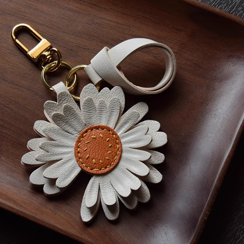 

Keychain Bag Pendant Little Daisy Handmade PU leather For Man Women Gift Gift