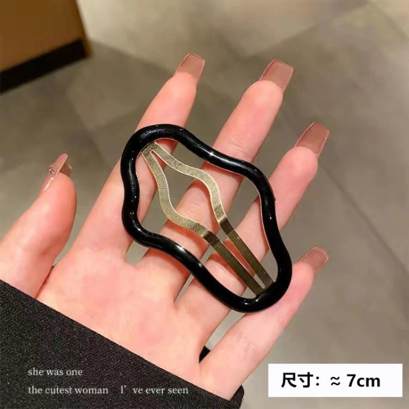 

Корейская модная заколка для волос в форме облаков, полые заколки для волос, BB-зажим для головного убора, заколка для волос для девочек, заколка для волос с челкой, аксессуары