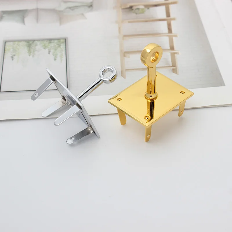 Рисунок 5 - 1 комплект, модная металлическая сумка с замками