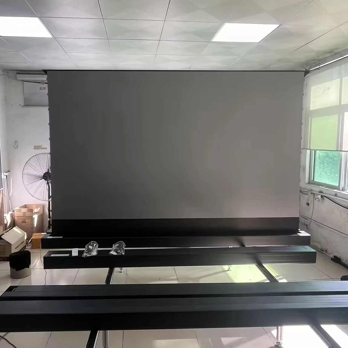 Portable Motorized Floor Rising Projector Screen Tripod Stand 120