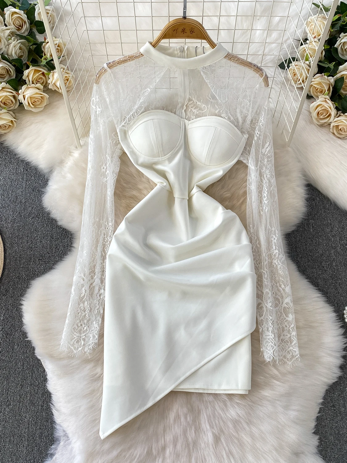 Foamlina élégant évider robe en dentelle femmes nouveau col rond découpe Perspective à manches longues mince irrégulière Mini robe moulante