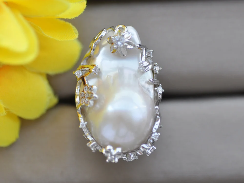 

Z10742 Huge 30mm White Lavender Black Baroque Keshi Pearl Ring CZ