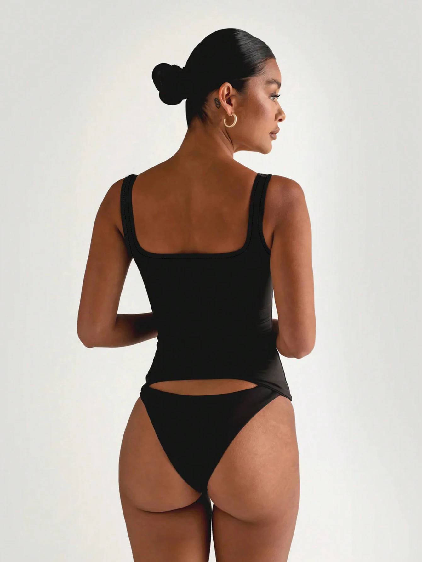 أنماط جديدة للصيف والخريف والشتاء من البلوزات غير الرسمية المتطابقة مع الألوان الصلبة مكونة من ثلاث قطع