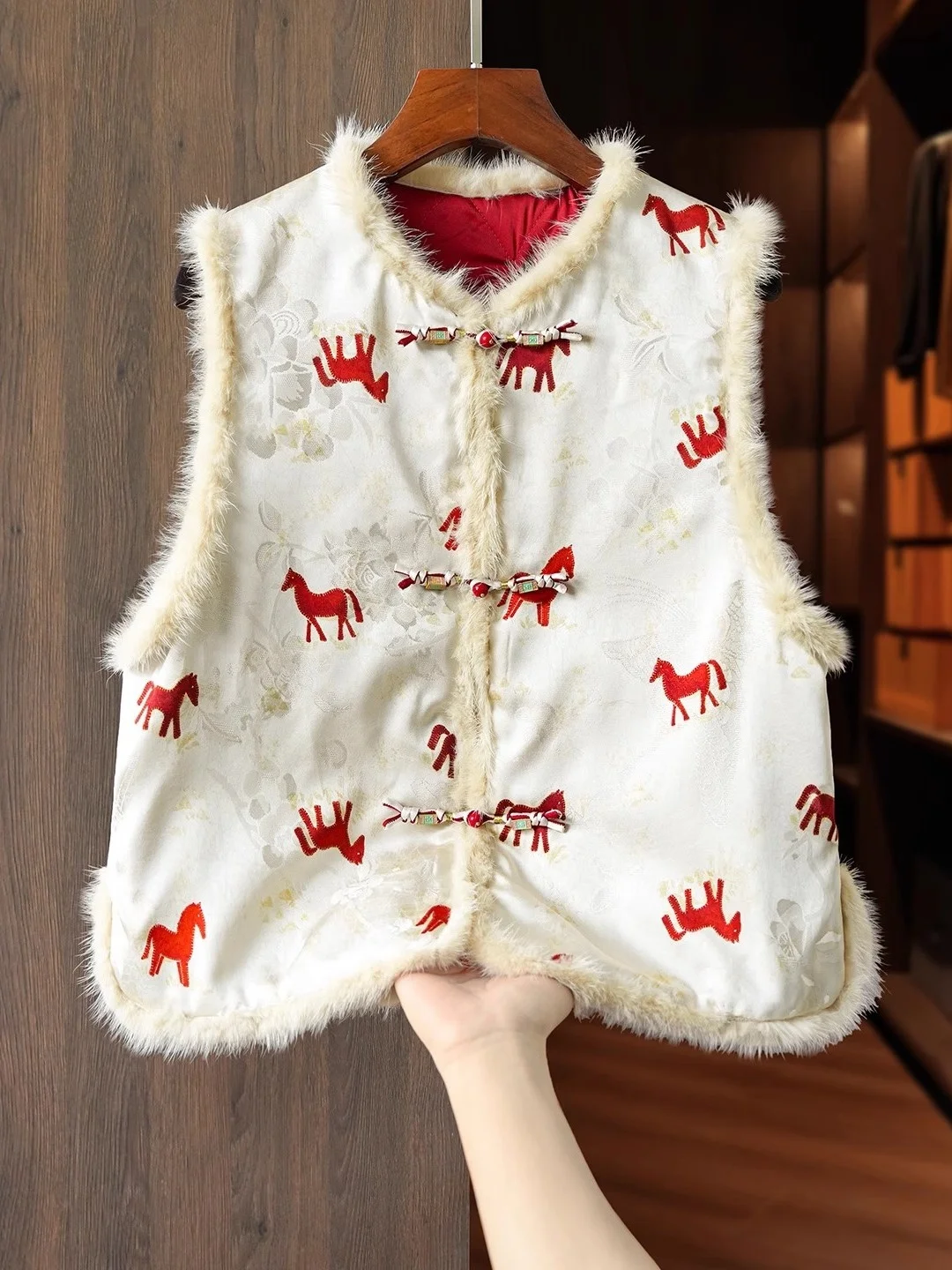 

New Chinese Sle Cotton Jaet with Fur Collar Red New Year's Outfit Women's Embroidered Vest Autumn Winter Faion